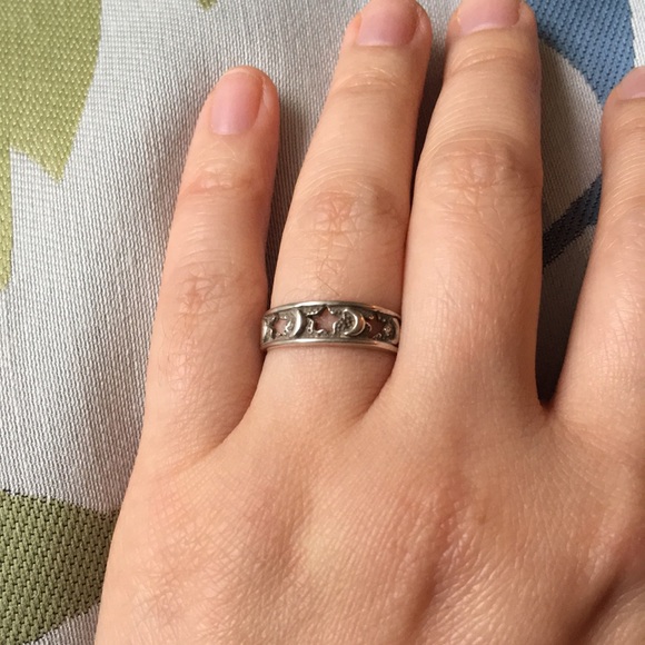 Sterling silver star and moon ring - size 6 - Picture 4 of 6